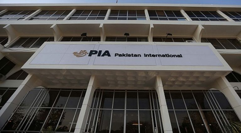 PIA’nın yakıt faturalarını ödemediğinden uçuşları iptal ediliyor