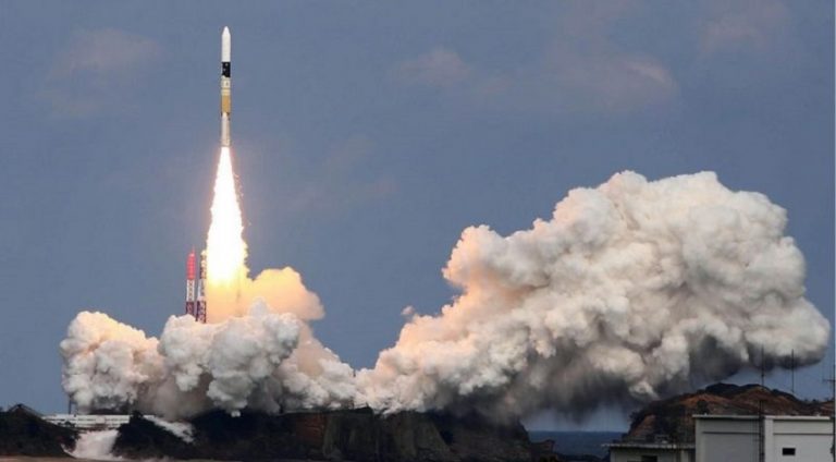 Japon uzay aracı Hayabusa-2, Pazar günü göktaşından topladığı örnekleri Dünya’ya indirecek