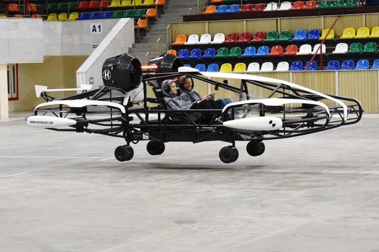 Moskova’da ‘uçan taksi’ test sürüşü, 150 metre havalandı