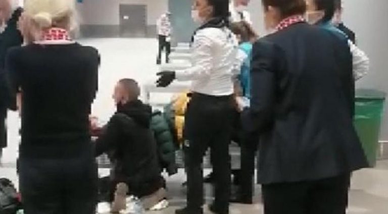 Uçaktan inen yolcu İstanbul Havalimanı’nda doğum yaptı