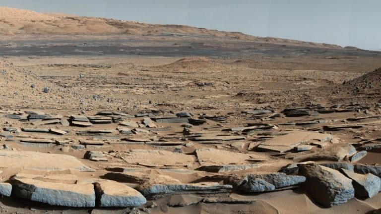 Mars’ın yüzeyinden kaybolan suyun kabuğunda sıkıştığı düşünülüyor