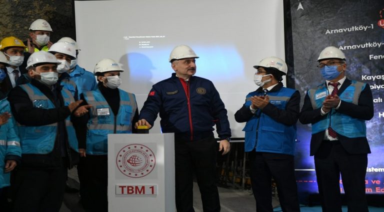 Bakan Karaismailoğlu: İstanbul’a iki raylı sistem hattı daha kazandırıyoruz