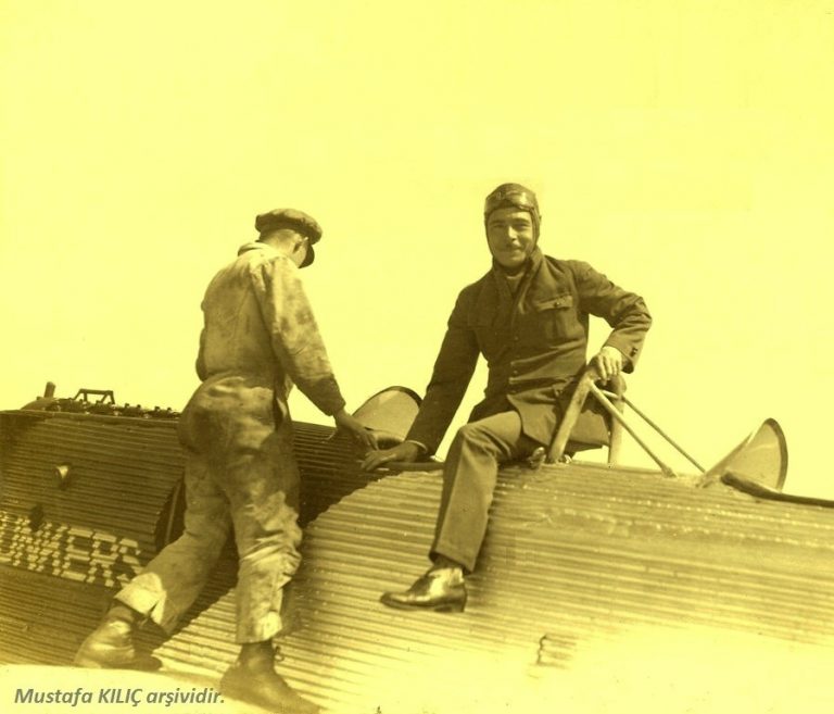 VECİHİ HÜRKUŞ İLE JUNKERS VE TOMTAŞ’IN İZİNİ SÜRMEK