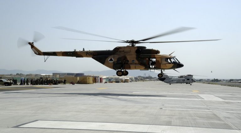 Afganistan’da askeri helikopter düştü, 3 asker hayatını kaybetti