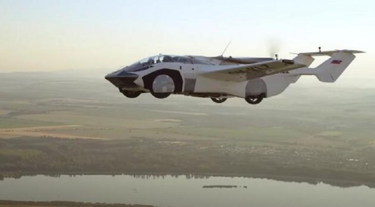 Uçan otomobil AirCar iki havalimanı arasında test uçuşu yaptı (video)