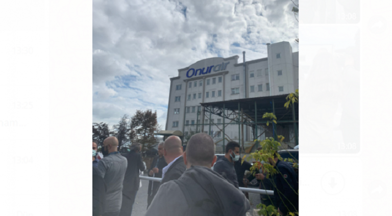 Onur Air çalışanları haklarını arıyor