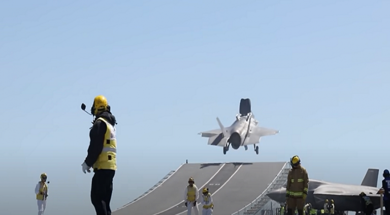 RAF’a ait F-35B  savaş uçağını ne düşürdü? (video)