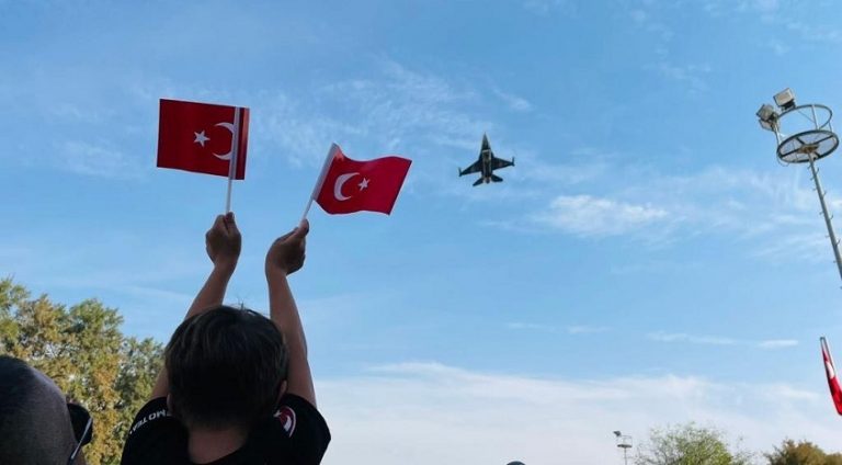 SOLOTÜRK 13 yaşında