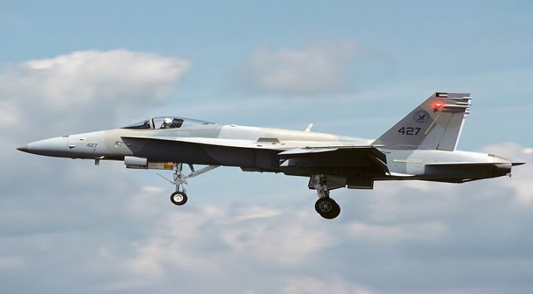Malezya, Kuveyt ile ikinci el F/A-18  Hornet uçağı alımı için görüşmelere başladı
