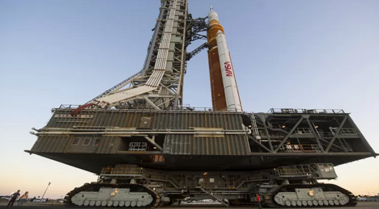 SLS: NASA’nın dev yeni Ay roketi