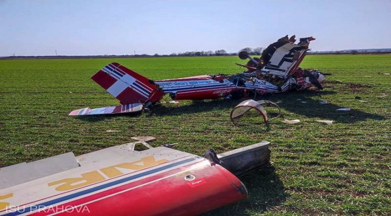 Romanya’da akrobasi uçağı kazası, pilot hayatını kaybetti