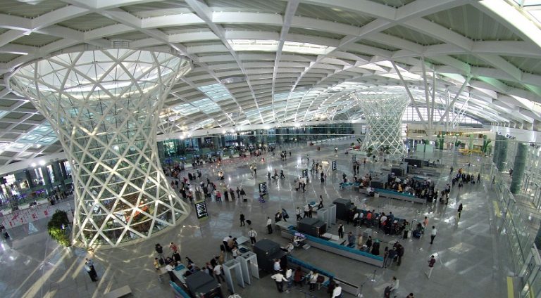 Adnan Menderes Havalimanı 2024 yılı Mart ayına ait hava yolu uçak, yolcu ve yük istatistikleri açıklandı