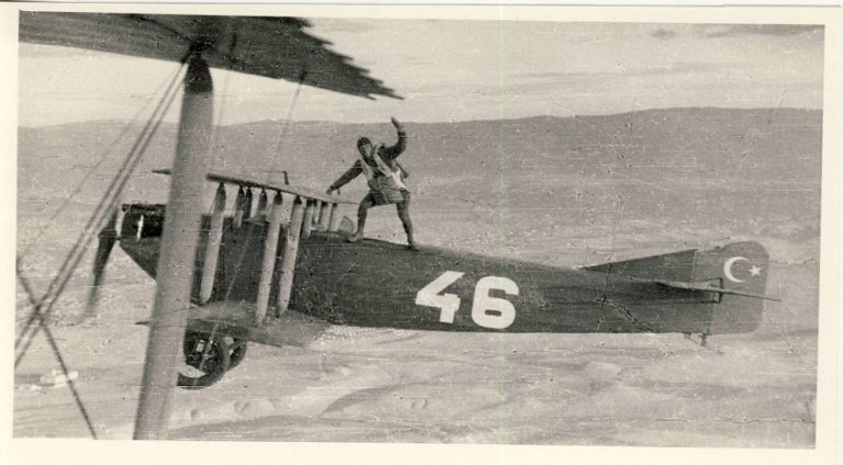 Rus Hava Tarihçisi Andrey Pochtarev