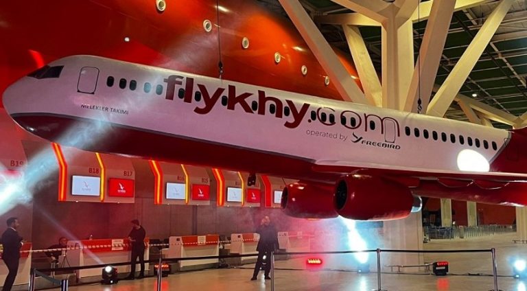 FLY Kıbrıs Hava Yolları’nın uçağına ‘Melekler Takımı’ adı verildi