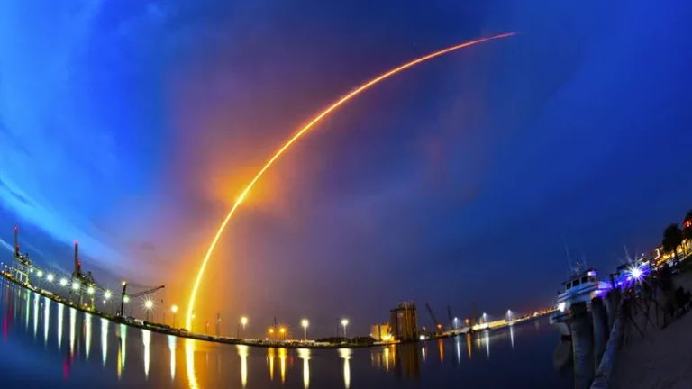 Elon Musk, 7 bin 500 yeni Starlink uydusu için izin aldı