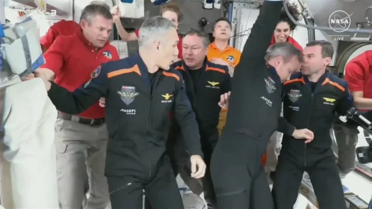 İlk Türk astronot Gezeravcı’nın da yer aldığı Ax-3 ekibi, Uluslararası Uzay İstasyonu’na kenetlendi