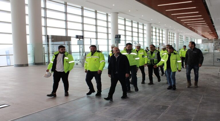 DHMİ Genel Müdürü Dr. Hüseyin Keskin, Hatay Havalimanı ve Çukurova Havalimanı’nda incelemelerde bulundu