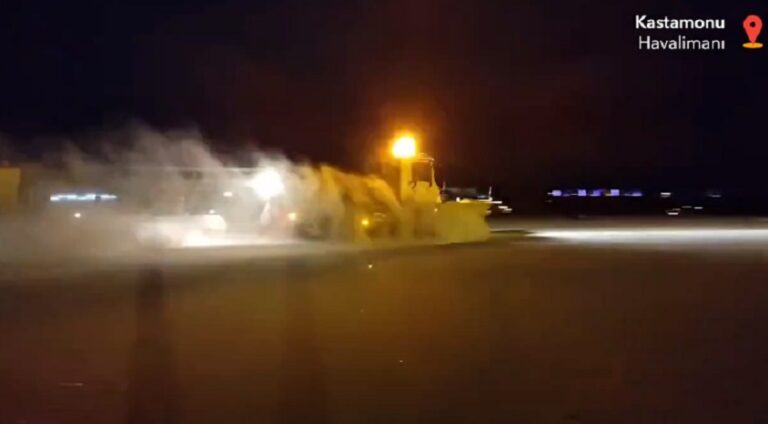 Kastamonu Havalimanı’nda uzman ekipler 7/24 görev başında (video)