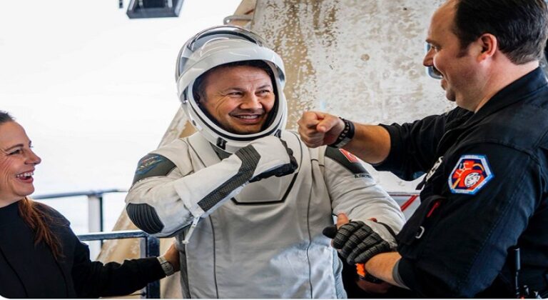 Astronot Gezeravcı ve Ax-3 ekibi Dünya’ya döndü
