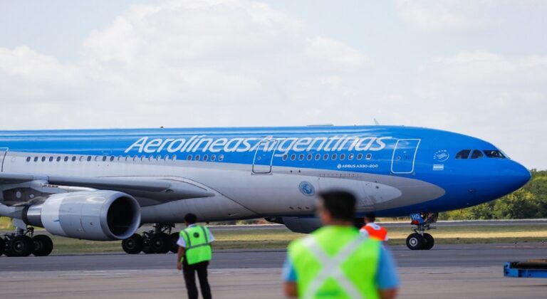 Arjantin’in milli havayolu Aerolineas’ın özelleştirilmesinden vazgeçildi