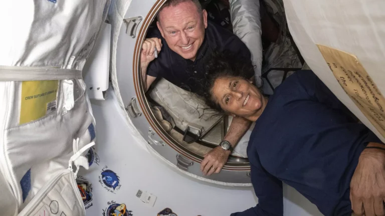 NASA, ISS’de mahsur kalan iki astronot için henüz bir dönüş tarihi belirlenmediğini açıkladı