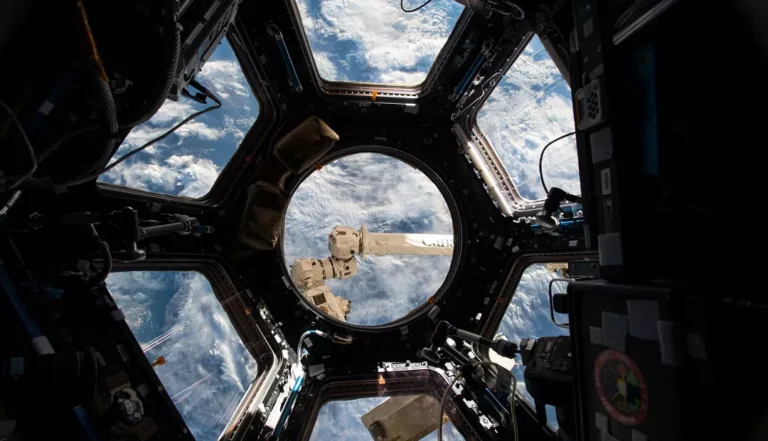 NASA ve SpaceX emekliliğe ayrılan ISS’i Dünya’ya nasıl geri getirecek?