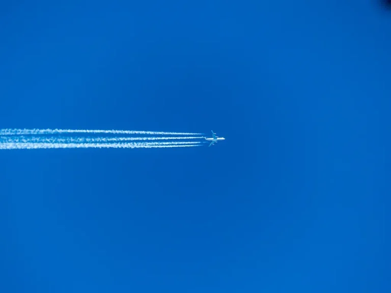 Modern yakıt tasarruflu jetler eski uçaklara göre daha fazla ısınmaya neden olabilir