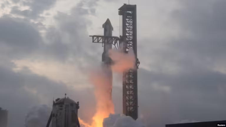 SpaceX, Mars’a iki yıl içinde 5 mürettebatsız roket fırlatmayı planlıyor