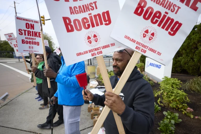 Boeing’de kriz büyüyor: Çalışanlar greve devam etme kararı aldı