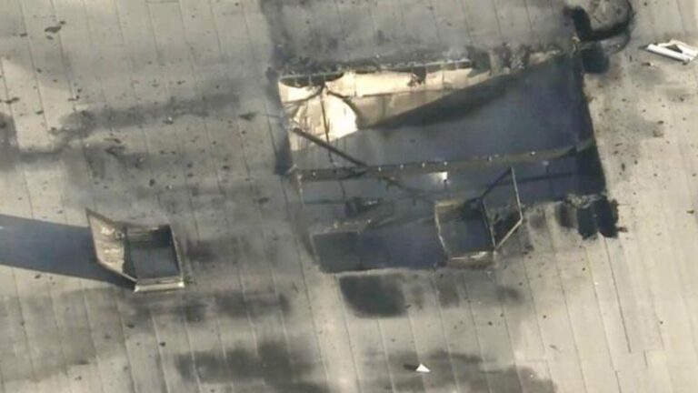 California’da küçük uçak binaya çarptı: 2 ölü, 18 yaralı (video)