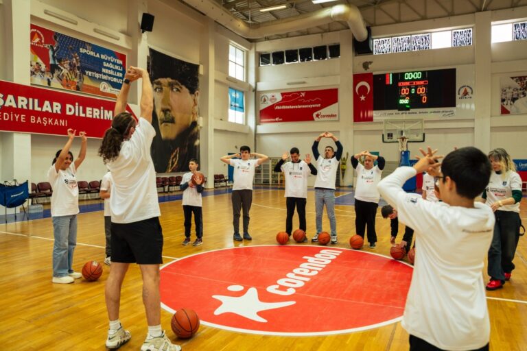 Anadolu Efes Spor Kulübü’nün Sosyal Sorumluluk Projesi Antalya’da Başladı