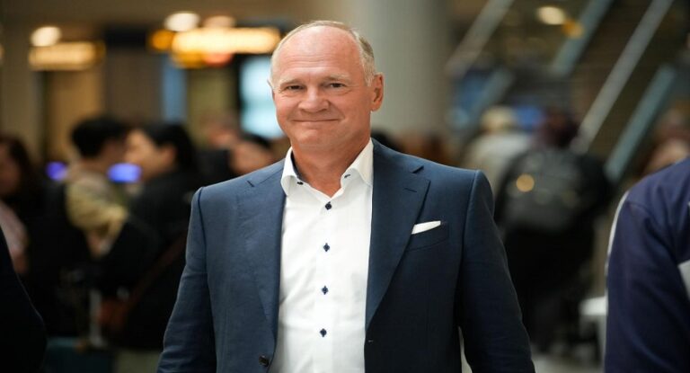 Heathrow CEO’su Woldbye için ‘Trafo Yanarken Uyudu’ Eleştirisi