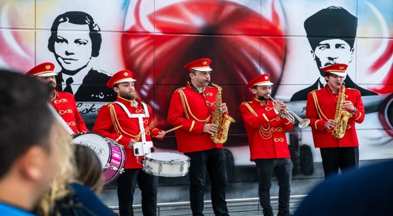 Sabiha Gökçen’de 23 Nisan coşkusu