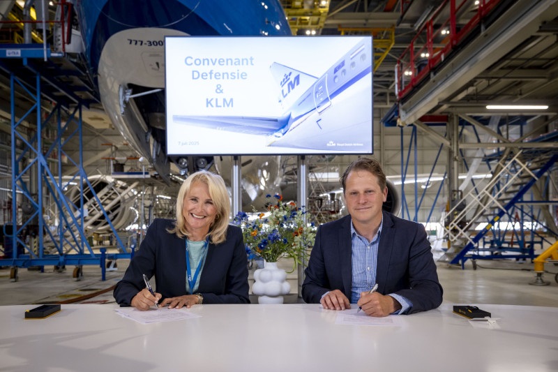 Hollanda, KLM pilotlarına yedek pilot olarak F-35 savaş uçaklarını uçurma yetkisi verdi