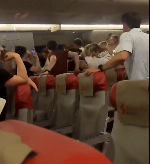 Southwind uçağında klima gerginliği, ‘bazı yolcular uçaktan indirildi’ iddiası