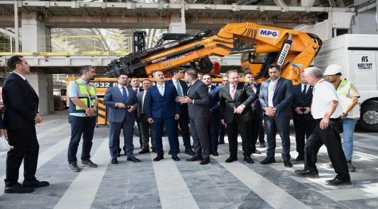 Savunma Sanayii Başkanı Haluk Görgün, Terminal 2 – Terminal 1 Entegrasyon Projesi” çalışmalarını yerinde inceledi
