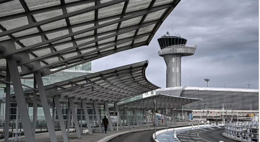 Hava trafik kontrolörleri: Mesaiye başlarken biyometrik giriş yapmaları zorunlu