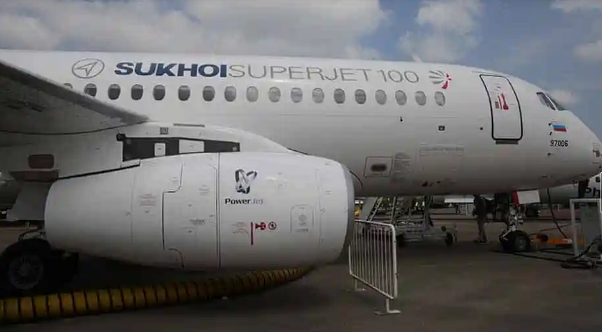 Rusya, Yeni Motora Sahip İkinci Tamamen Yerli Uçak SJ-100’ü Tanıttı