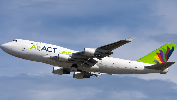 ACT Havayollarının HKG havalimanında kaza geçiren B747 Uçağının Kara Kutuları Çıkarıldı