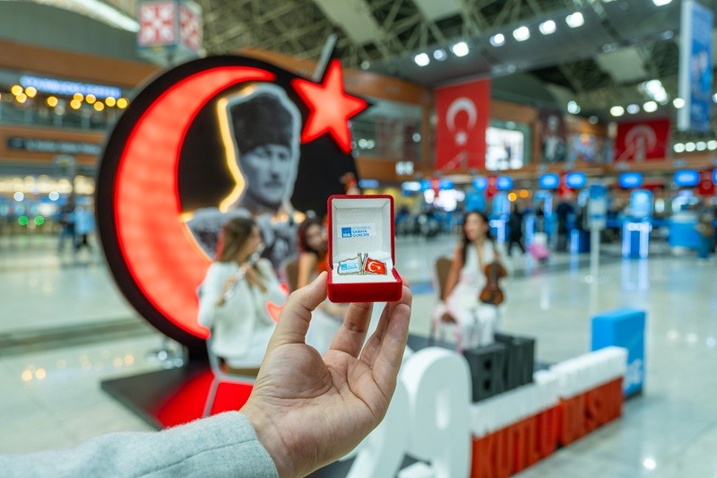 Cumhuriyet’in 102. yaşı Sabiha Gökçen Havalimanı’nda coşkuyla kutlandı