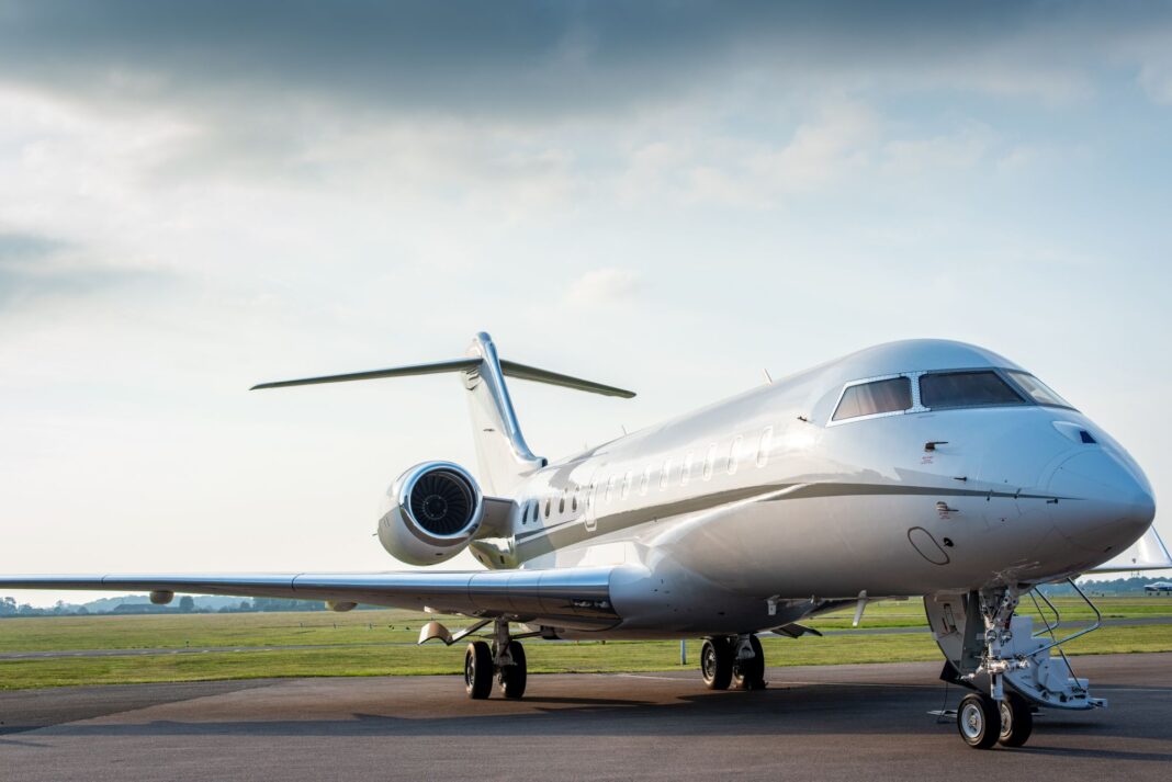 Yeşiller özel uçuşlara ek vergi getirmek istiyor