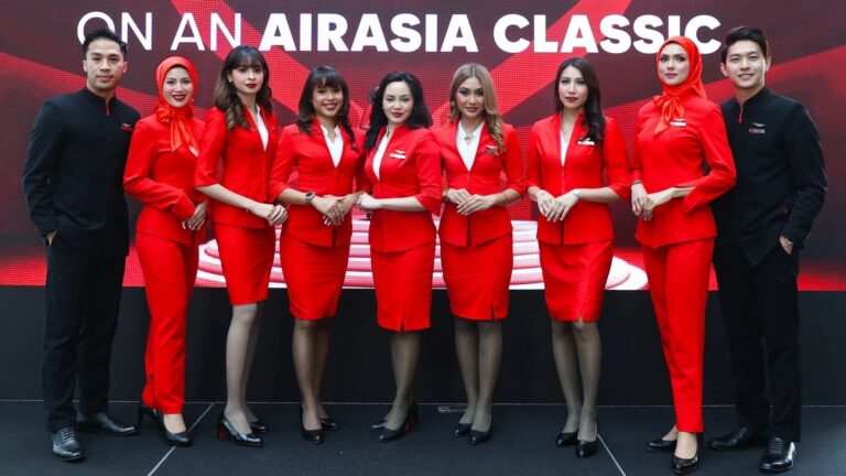AirAsia kabin ekibinin başörtüsü takmasına izin verilecek