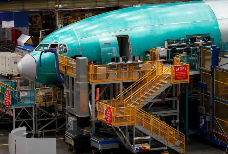Boeing, 777F kargo uçağı için emisyon kurallarından muafiyet istedi