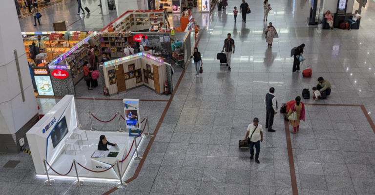 Hindistan rekabet otoriteleri, uçuş iptallerinin ardından bilet fiyatlarını soruşturuyor