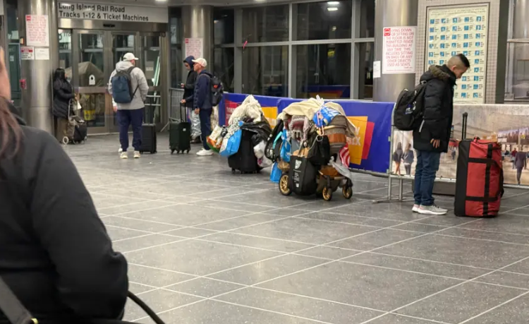 ABD’nin en büyük havalimanı evsizlerin cazibe merkezi oldu