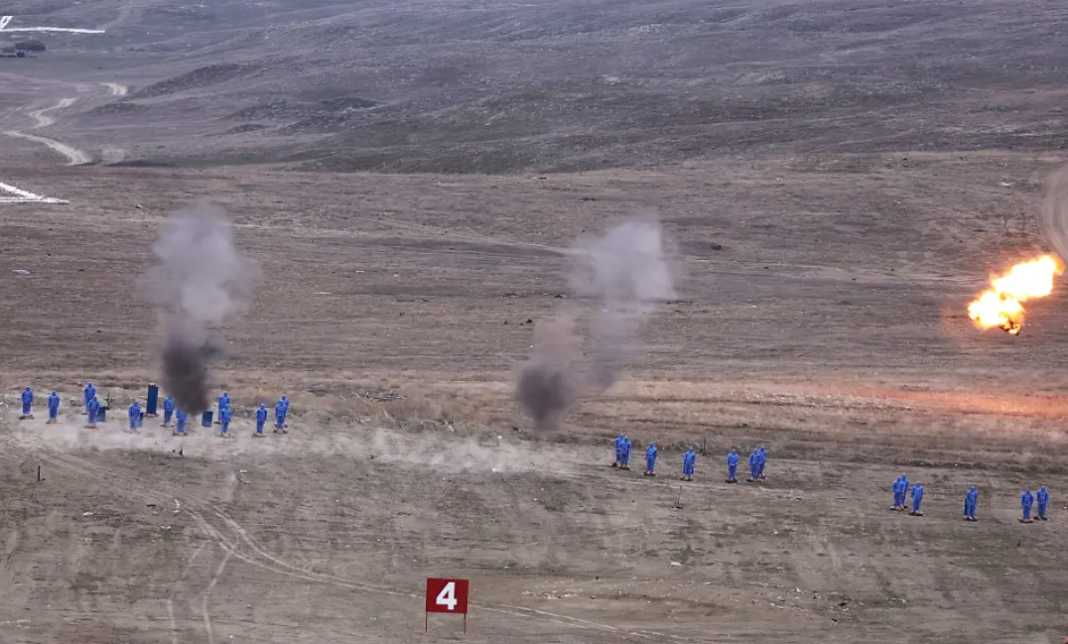 Türkiye’de ilk: 20 Vurucu İHA KARGU hedefleri 12’den vurdu