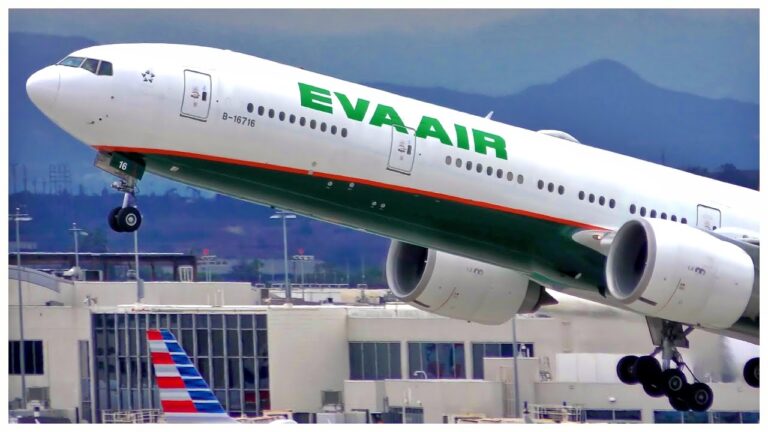 EVA Air Boeing 777’nin kokpitinde nadir görülen bir olay