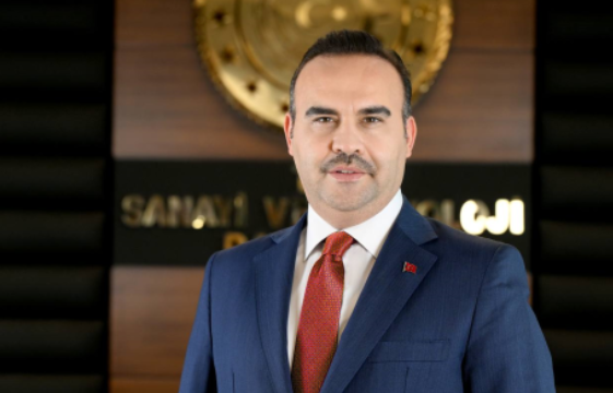 Bakan Kacır: 2 bin kilometre menzilli füzeler geliştiriyoruz