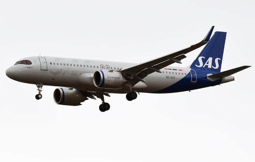 Havalimanı’nda alkollü halde göreve gelen SAS kabin memuruna para cezası