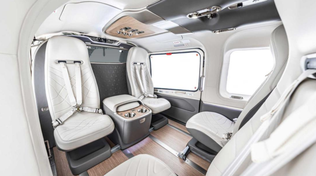 Airbus, Mercedes versiyonu ACH145 helikopterini piyasaya sürdü.